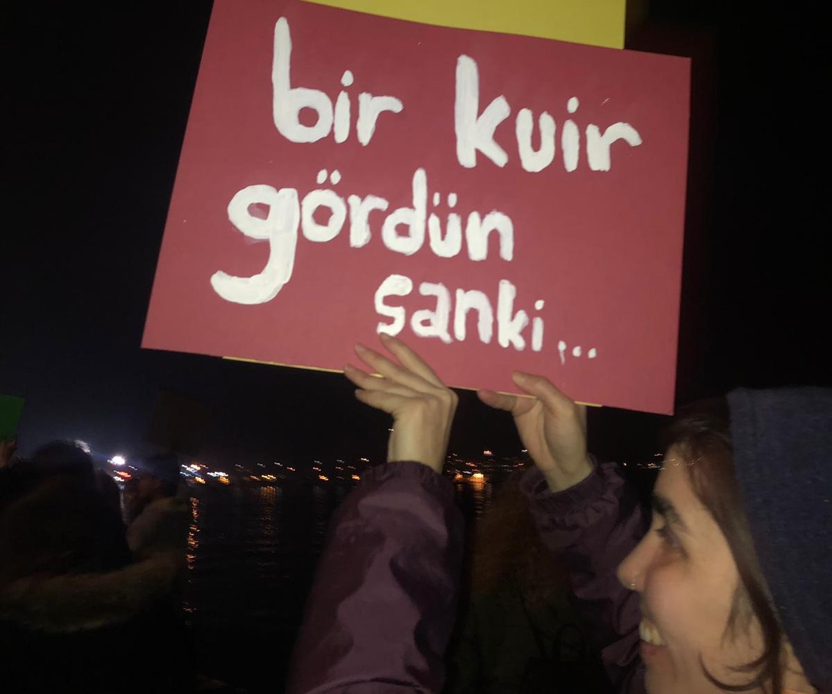 Çanakkale’de Feminist Gece Yürüyüşü: “Bir kuir gördün sanki” | Kaos GL - LGBTİ+ Haber Portalı Haber